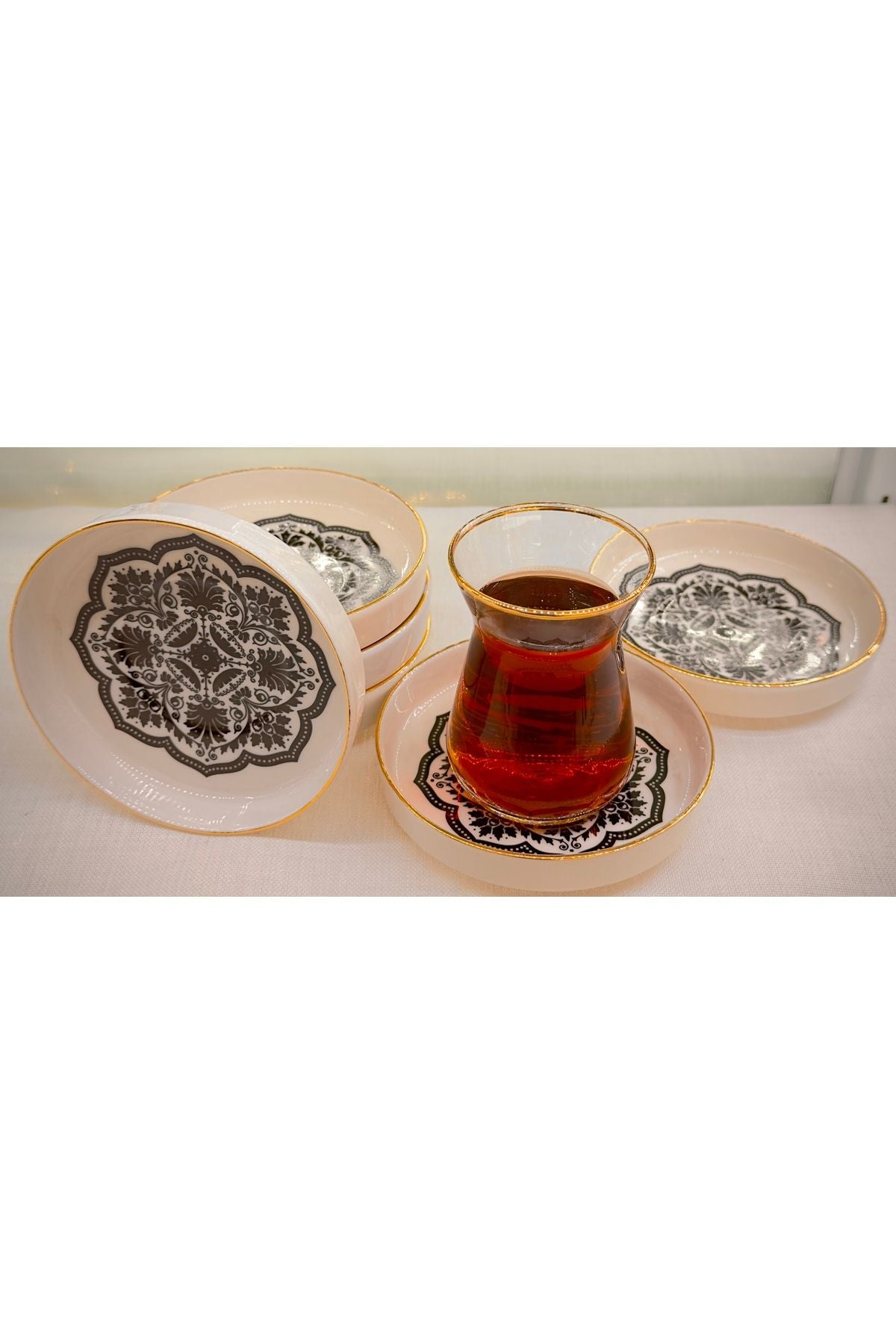 6 Kişilik Ela Siyah Yaldızlı Porselen Çay Bardağı Seti – Asaletin İnce Hâli | Luxury Turkish Tea Set - Bardak | DUKKANI ISTANBUL
