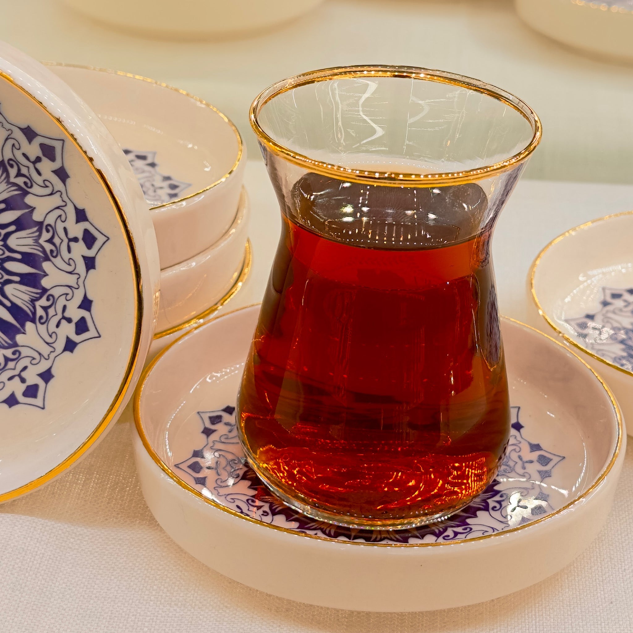 Antrasit Desenli 18 Parça Altın Yaldızlı El İşlemeli Çay ve Mırra Seti – 6 Kişilik | Luxury Turkish Tea Set - Bardak | DUKKANI ISTANBUL