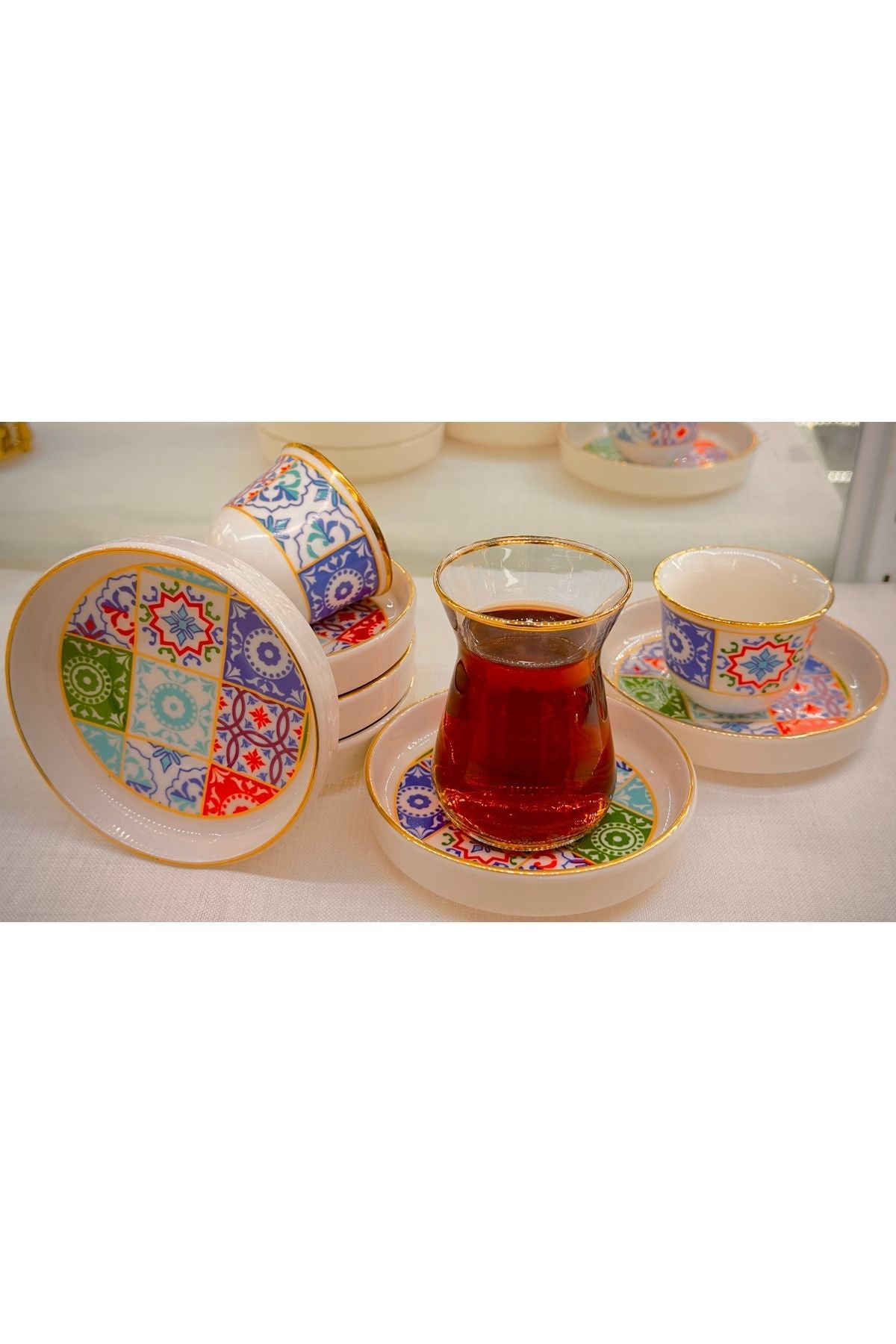 Etnik Desenli 18 Parça Altın Yaldızlı El İşlemeli Çay ve Mırra Seti – 6 Kişilik | Luxury Turkish Tea Set - Bardak | DUKKANI ISTANBUL