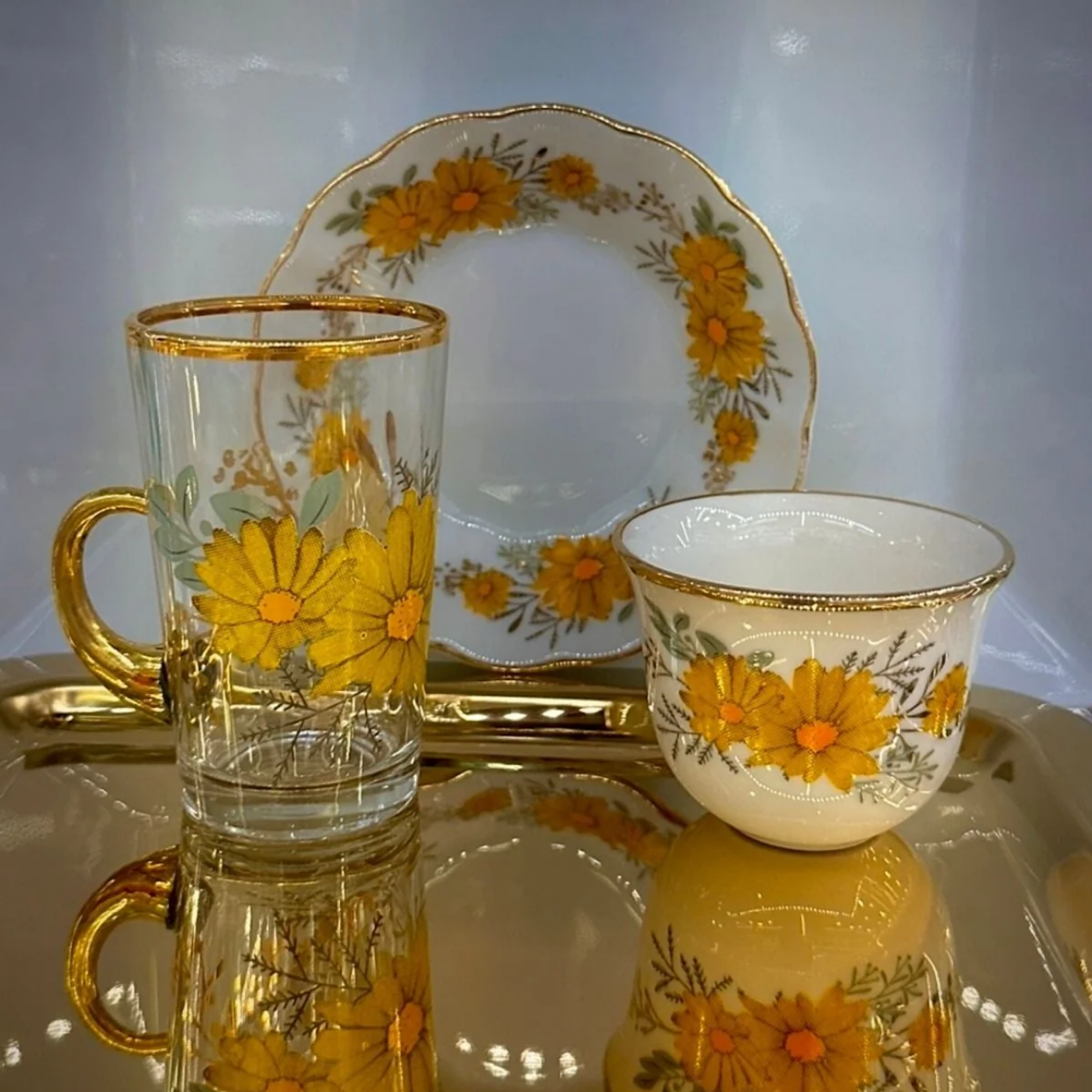 porselen çay bardağı takımı ve kahve fincanı 6 kişilik 18 parça sarı papatyalar