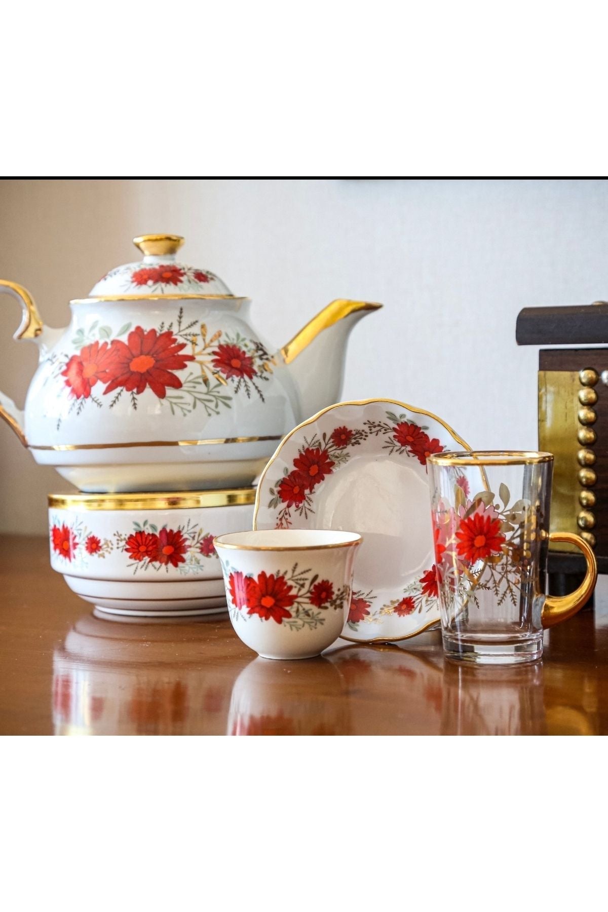 Porselen Çay & Kahve Seti 6 Kişilik Vintage Kırmızı papatya & demliği - Çay keyfi için Herşey | Luxury Turkish Tea Set - Kahvaltı Takımı | DUKKANI ISTANBUL