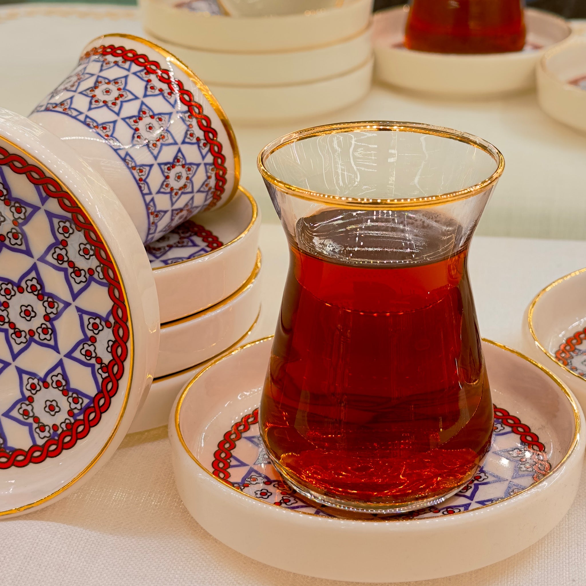 Yıldız Desenli 18 Parça Altın Yaldızlı El İşlemeli Çay ve Mırra Seti – 6 Kişilik | Luxury Turkish Tea Set - Bardak | DUKKANI ISTANBUL